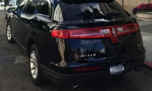 Lincoln_mkt_town_car